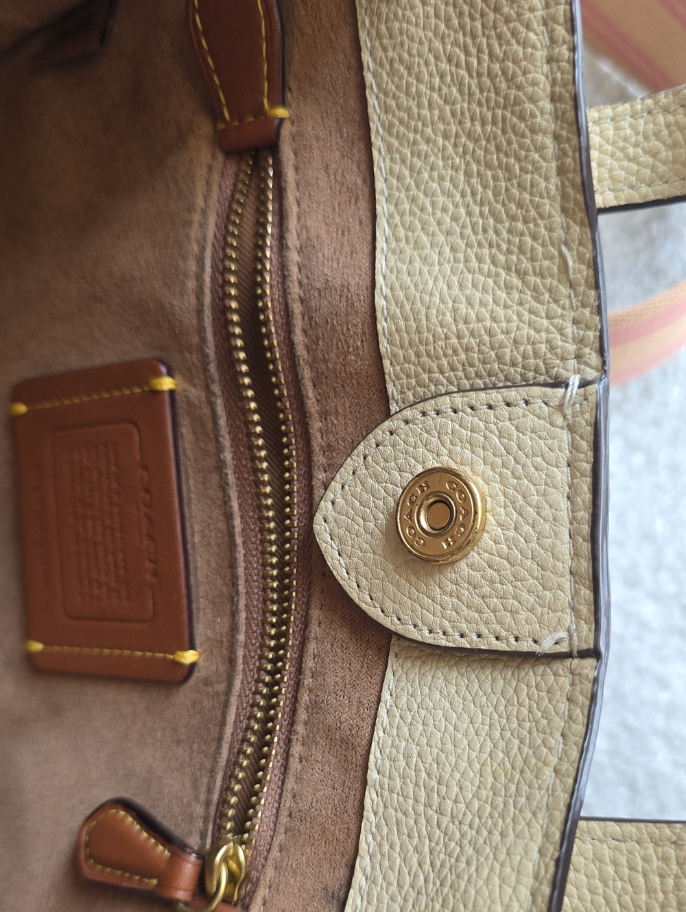 Coach Field Tote 22 In Signature LEATHER - Picture 12 of 16